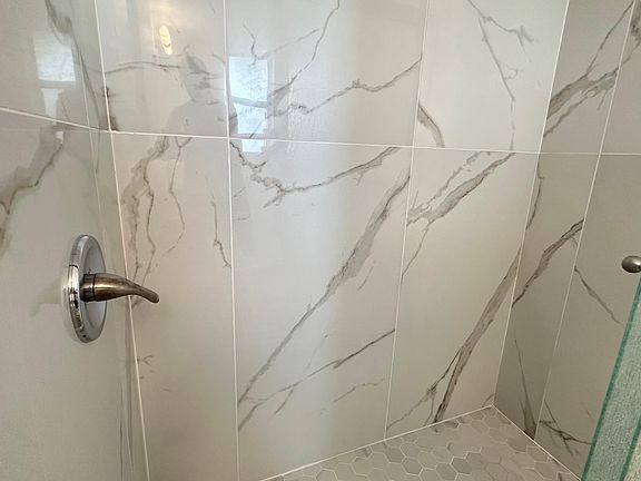 2nd image of 101 S Gulfstream Ave #15