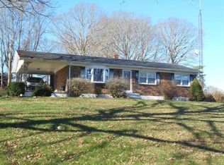 1298 E Hackers Branch Rd, Mount Hermon, KY 42157