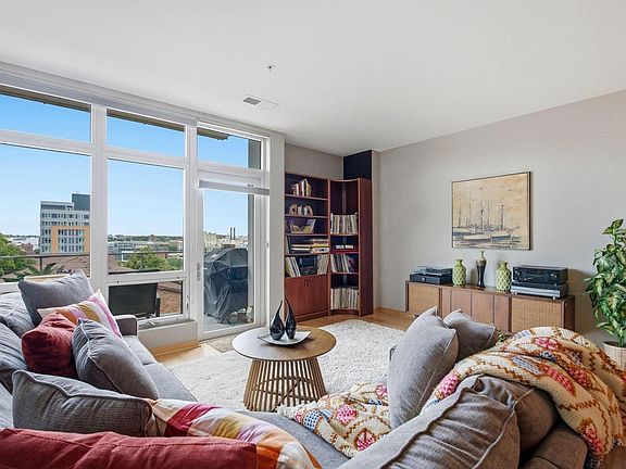 2nd image of 601 E Ogden AVENUE #504