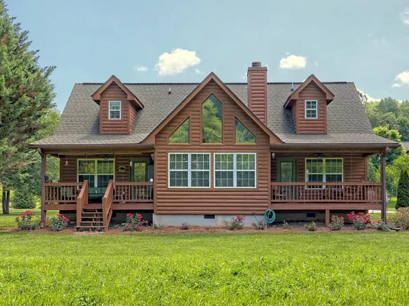 3556 River Front Ln, Hiawassee, GA 30546