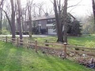 22231 Little Pond Rd, Kildeer, IL 60047