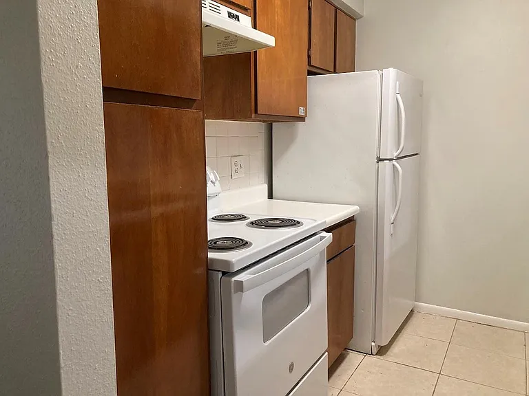 3075 Walnut Bend Ln #33 — Photo 9