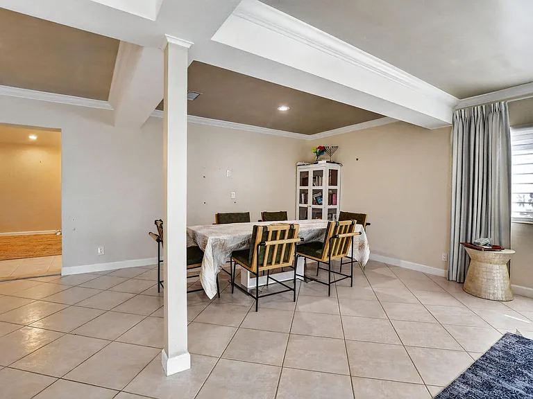 10065 Camelback Ln — Photo 25