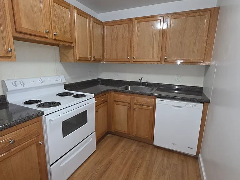 310 Tappan St #2E — Photo 18