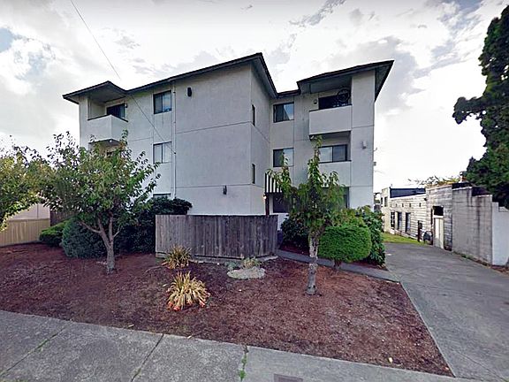 Back of building on 18th Ave