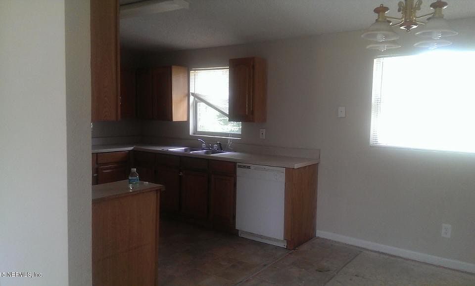 2nd image of 5255 Foxboro Rd