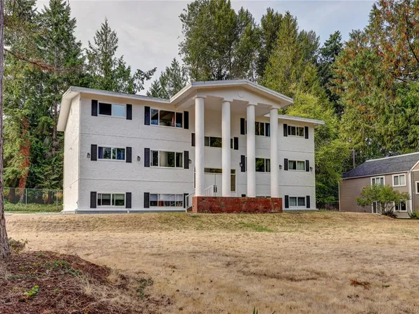 322 Village Way #6, Qualicum Beach, BC V9K 1N4
