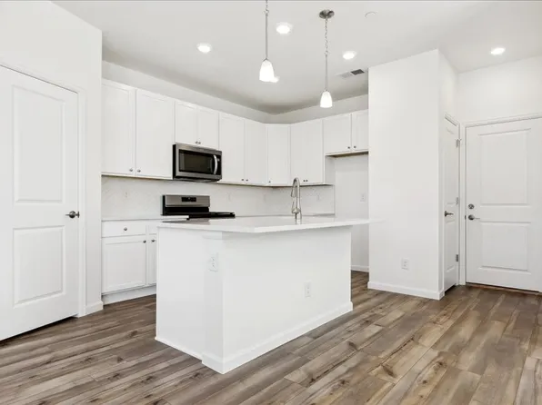 6760 Merseyside Ln, Castle Pines, CO 80108