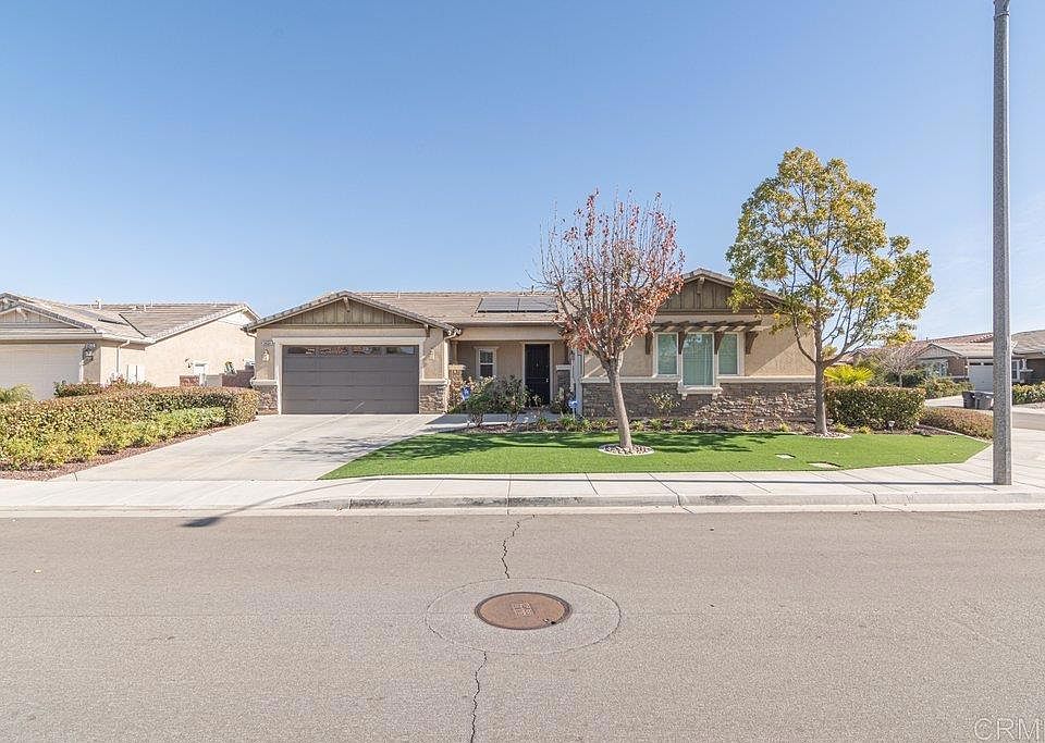 1st image of 34584 Mistletoe Ln