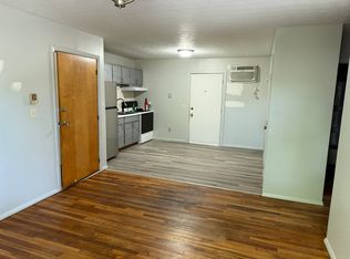 1021 N 5th St APT 2, Burlington, IA 52601