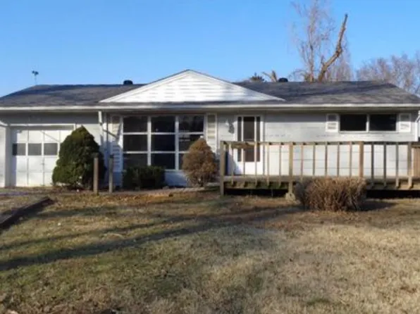 1515 Pin Oak Ln, Swansea, IL 62226