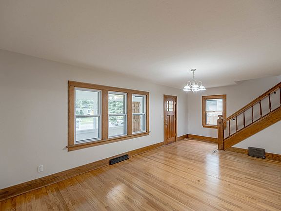 4th image of 1130 N Poplar St
