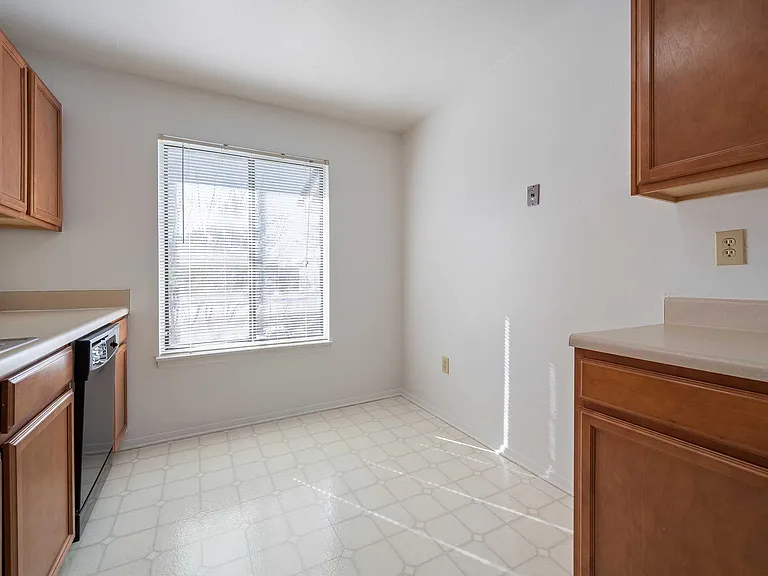 Foxridge Apartment Homes — Photo 236
