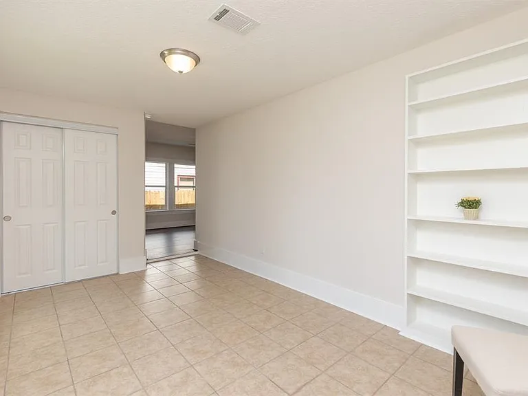 3406 Michigan St — Photo 6