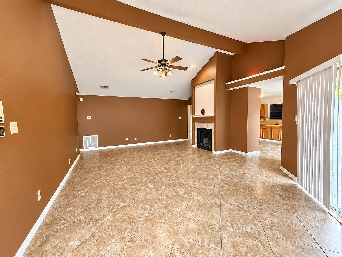 2 bed, 2.0 bath, 1572 sqft, $1,700 — Photo 4