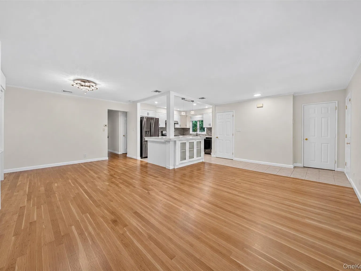 3 bed, 2.5 bath, 1196 sqft, $4,750 — Photo 3