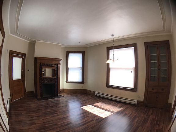 4th image of 562-564 E Maiden St #1B