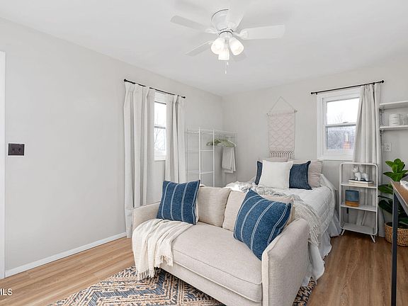 4th image of 1465 Highpoint Ave #2