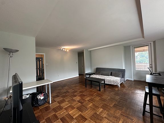4th image of 1111 Arlington Blvd APT 618