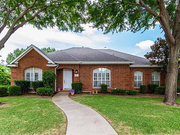 2nd image of 10507 Briar Brook Ln