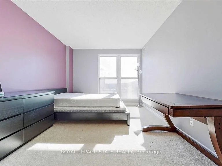 135 James St S #608 — Photo 17