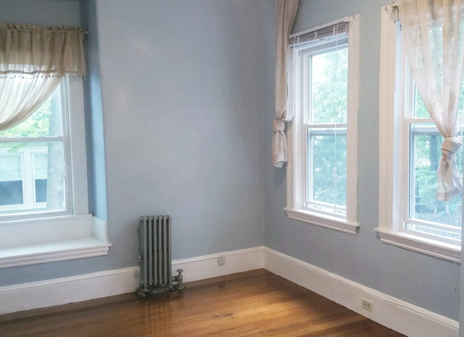 4 bed, 1360 sqft, $925 — Photo 1