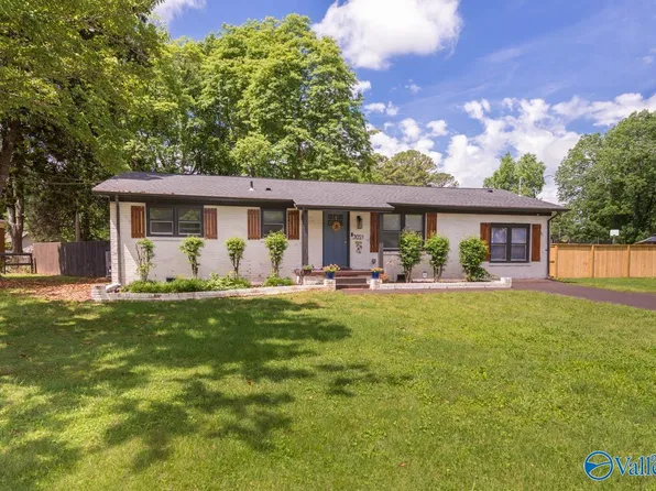 3021 Greenhill Dr NW, Huntsville, AL 35810