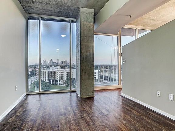 Downtown views are the best thing to wake up to in the morning!