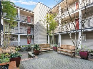 6600 SE Division St APT 303, Portland, OR 97206