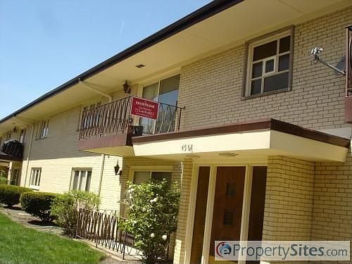 2nd image of 4568 N Milwaukee Ave APT 209