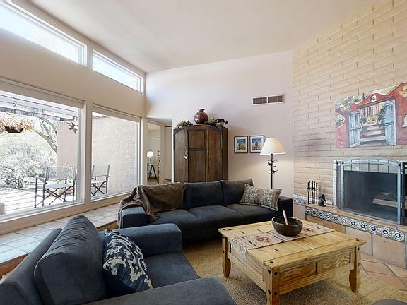 4th image of 1061 W Safari Dr