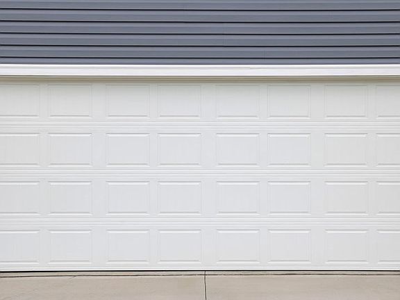 3rd image of 137 Cades Cove Dr