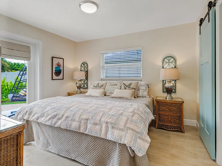10180 Vanderbilt Dr — Photo 9