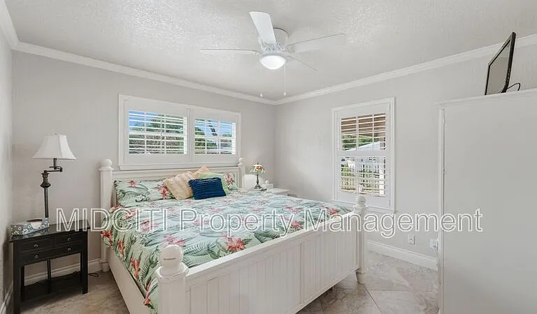 156 Trelawney St — Photo 39