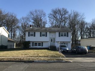 8 Floyd Dr, Totowa, NJ