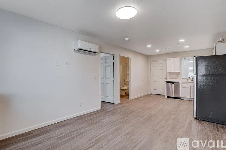 405 S 10th St #6 — Photo 5