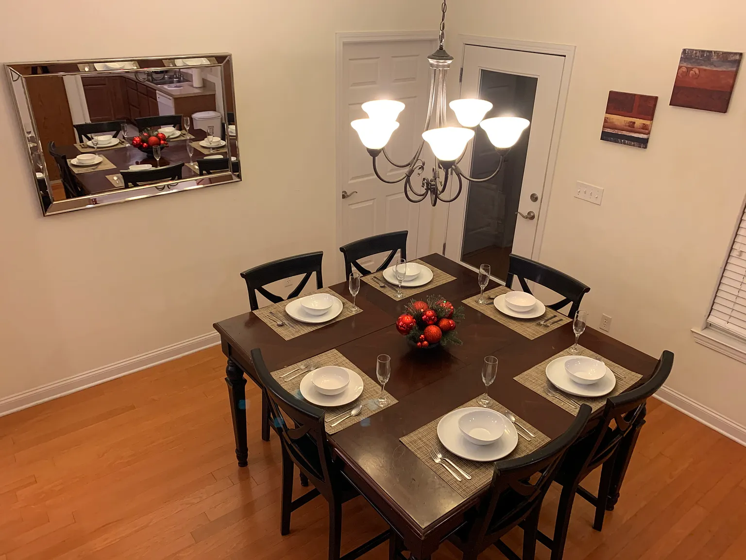 3 bed, 2.5 bath, 1568 sqft, $1,795 — Photo 2