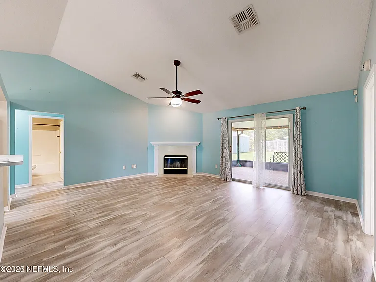 2084 Frogmore Dr — Photo 10