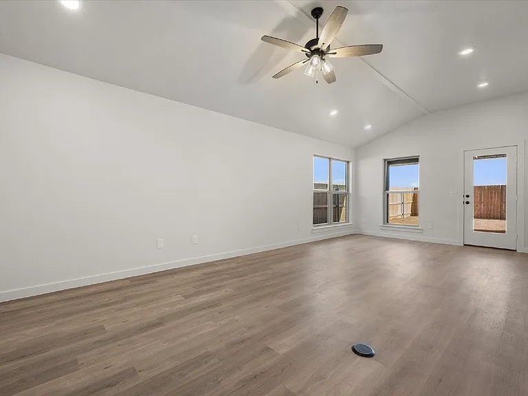 2617 Garland Ave — Photo 5