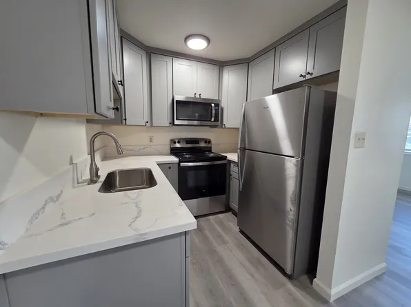 715 10th St APT E, Davis, CA 95616