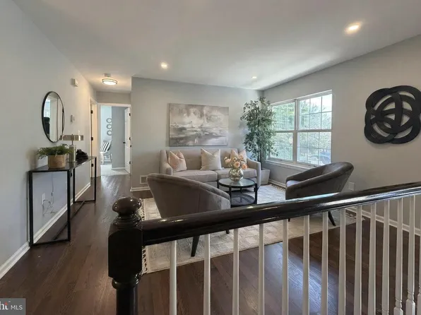 205 Castleton Ct, Pennington, NJ 08534