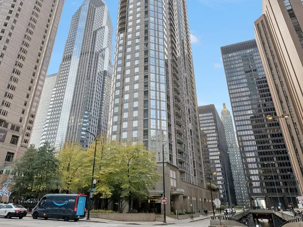 222 N Columbus Dr APT 2408, Chicago, IL 60601