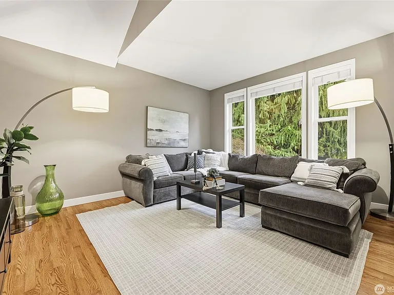 27032 NE Dorothy St — Photo 2