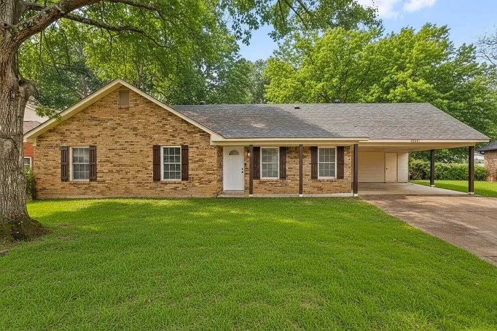 3 bed, $3,200 — Photo 2