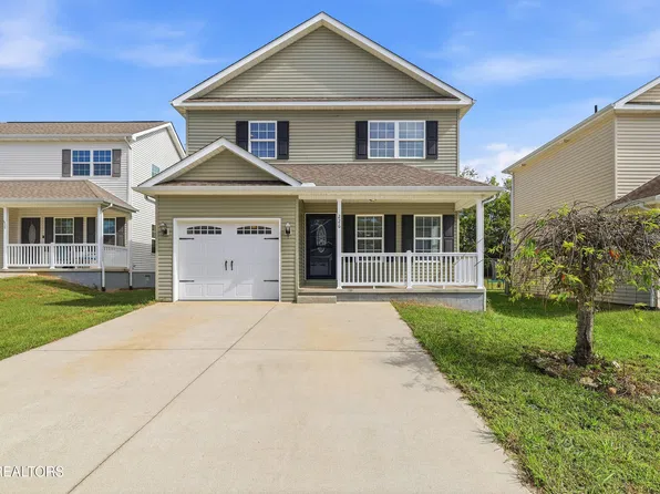 226 Heritage Crossing Dr, Maryville, TN 37804