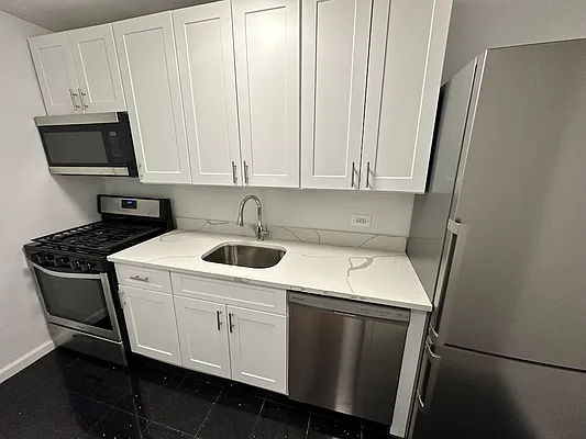 Rented by UES Management | media 14