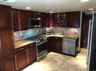 36 Deer Ln, East Setauket, NY 11733