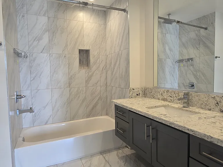 340 N Oxford Ave #401 — Photo 14