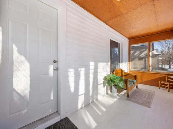 807 5th St S, Moorhead, MN 56560