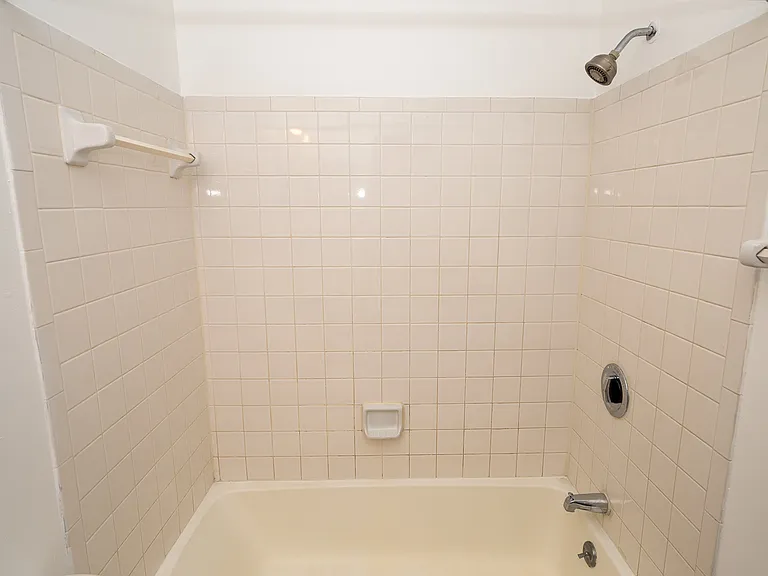 644 Kenwick Cir #203 — Photo 16